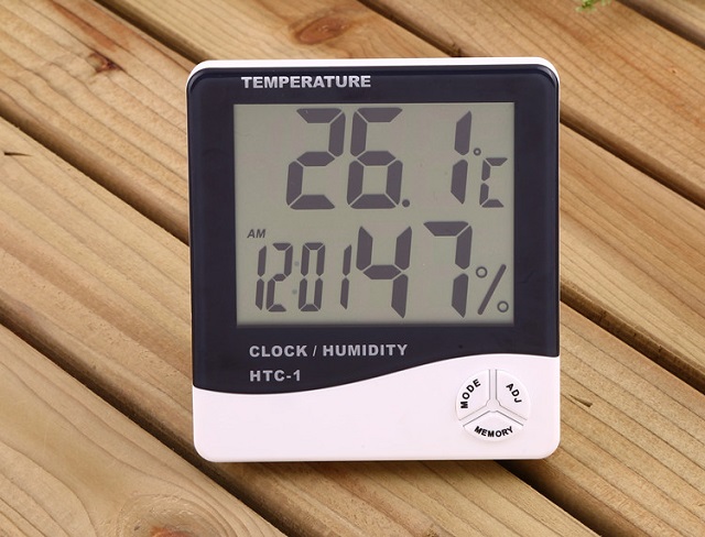 tại sao khi đo nhiệt độ không khí người ta phải để nhiệt kế trong bóng râm và cách mặt đất 2m